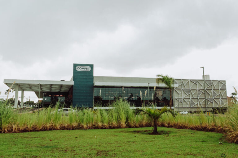 Hipermercado Comper Itanhangá Park